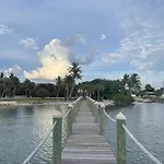 Comfy Beach House On Vero Beach