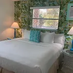 Seaspray Surf Lodge