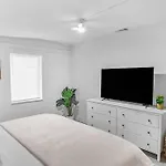 Central, Cozy Retreat