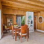 Beautifully Renovated 5 Bedroom Vero Beach Home