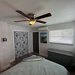 875 Oasis #4 Location!