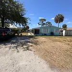 875 Oasis #4 Location!