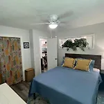 875 Oasis #1 Location!