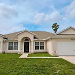 Spacious Family Retreat - Pet Friendly