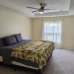 Spacious Family Retreat - Pet Friendly