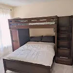 Spacious Family Retreat - Pet Friendly