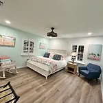 Vero Oaks Stroll To Beach Includes Mini Golf And Jacuzzi