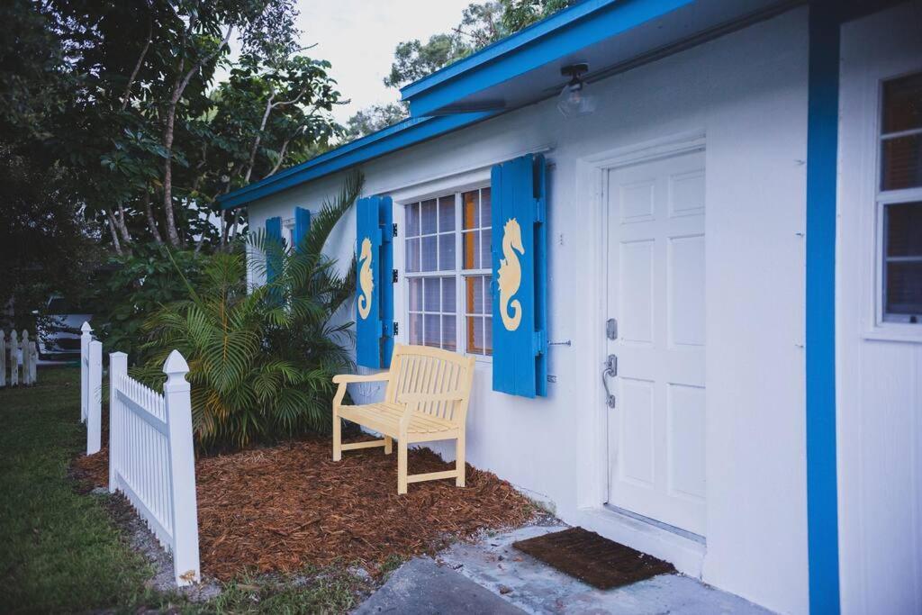 Charming Home, Minutes From The Holiday home Vero Beach