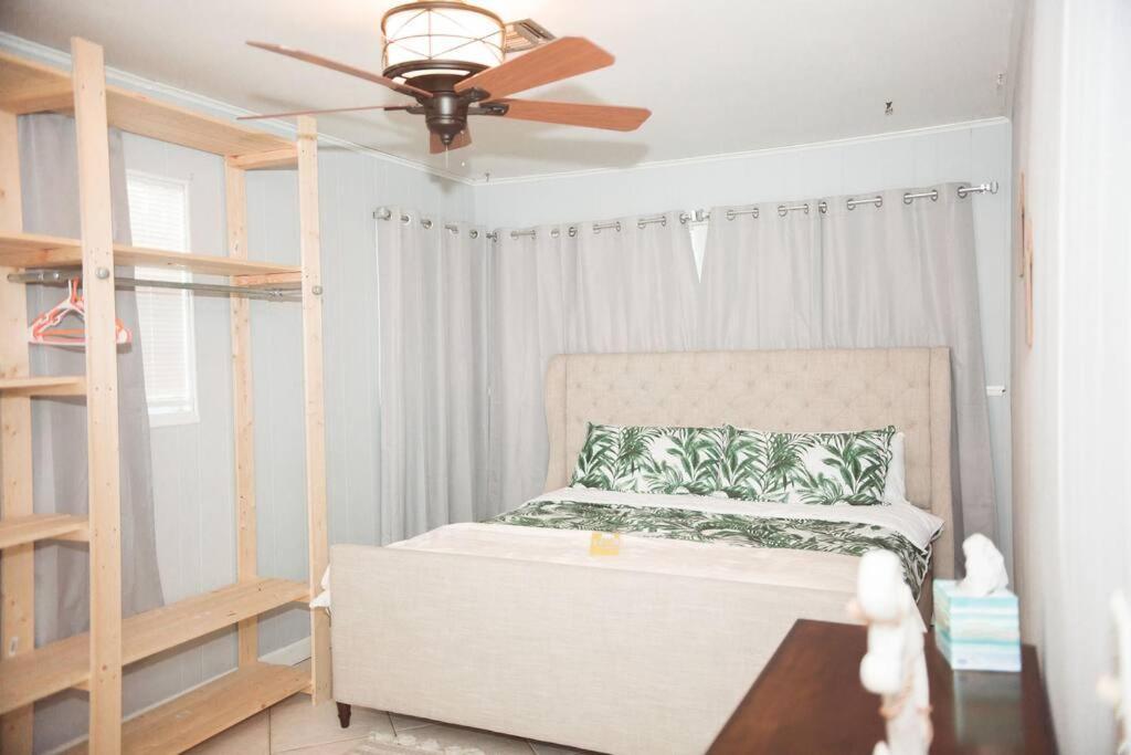 Charming Home, Minutes From The Holiday home