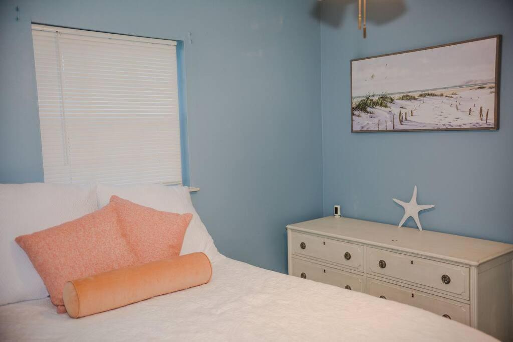 Charming Home, Minutes From The Vero Beach