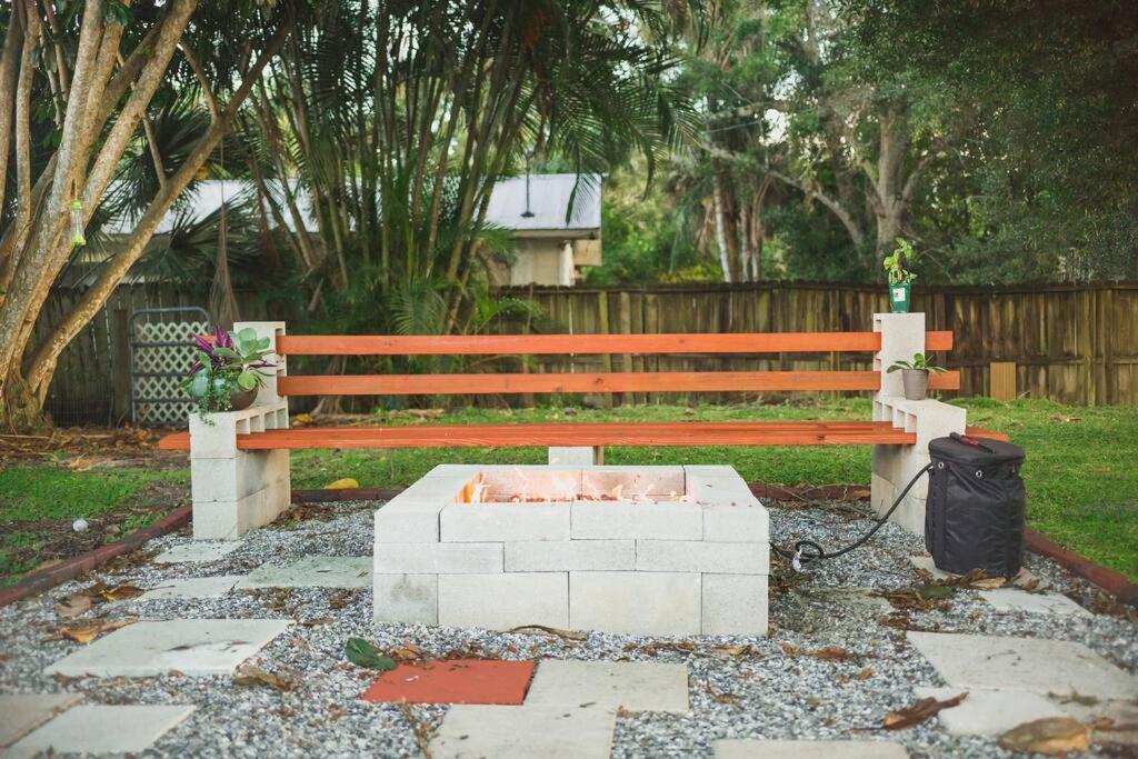 Charming Home, Minutes From The Vero Beach