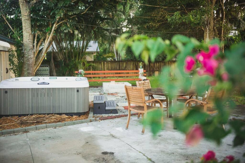 Charming Home, Minutes From The Holiday home *