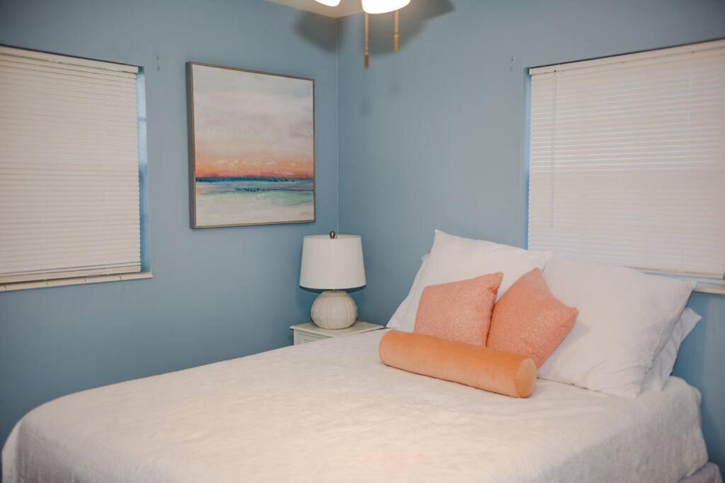 Charming Home, Minutes From The Vero Beach