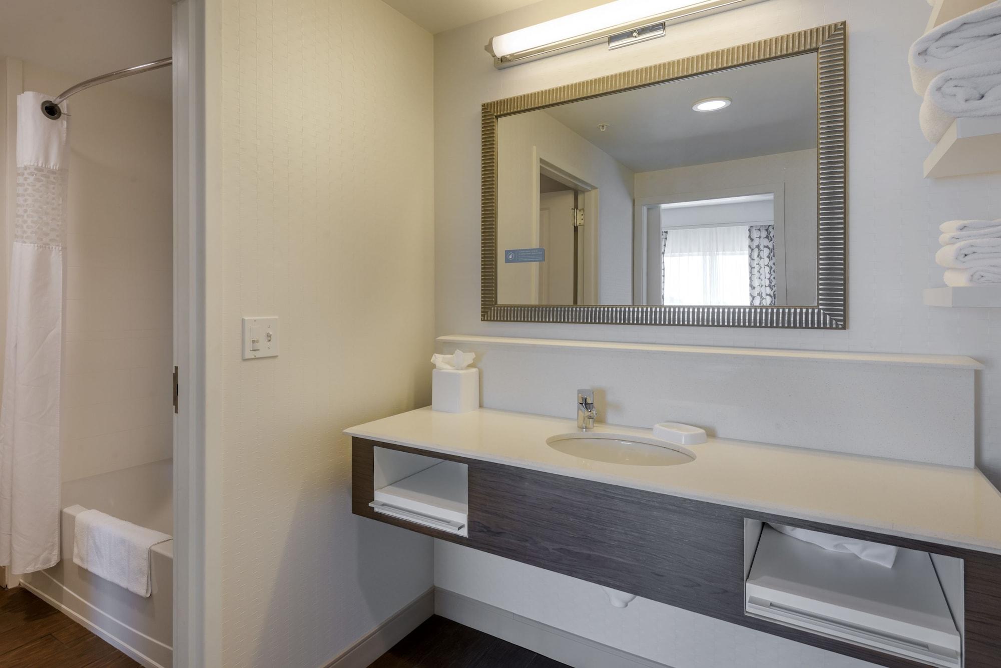 Hampton And By Hilton Vero Beach-downtown Hotel