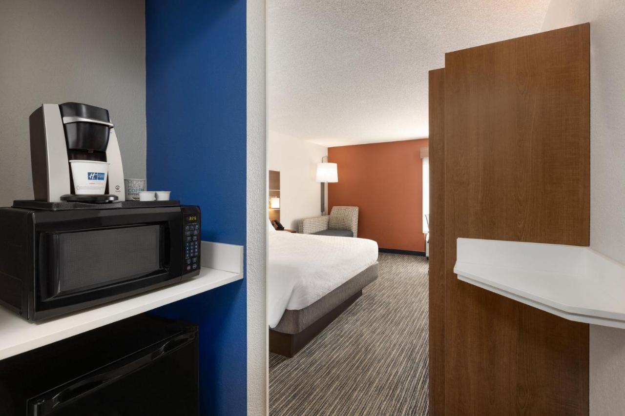 Express Vero Beach-west I-95 By Ihg
