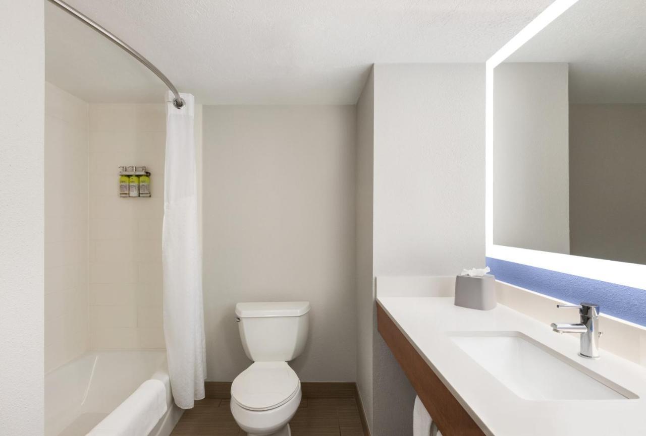 Hotel Express Vero Beach-west I-95 By Ihg 3*