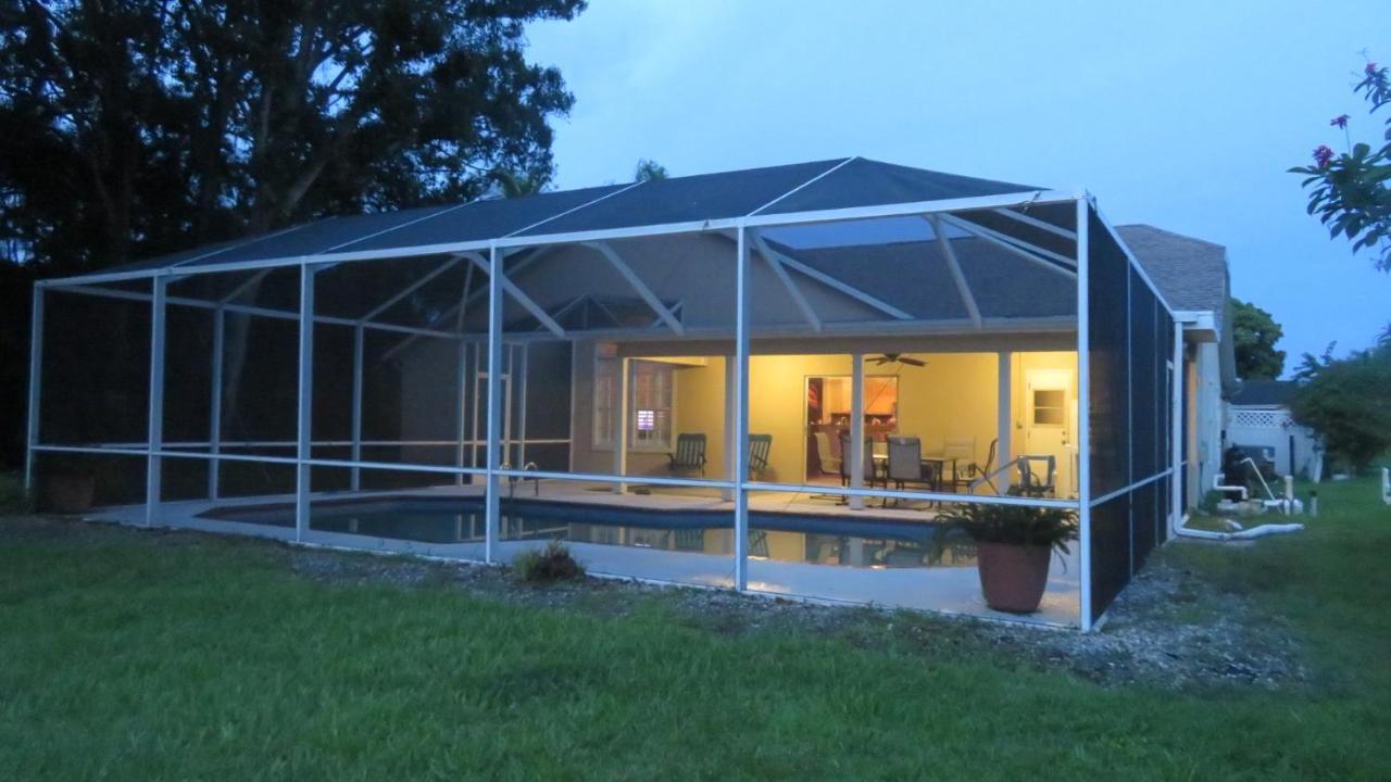 Luxury 3-bedroom Near Beaches With Pool Holiday home Vero Beach