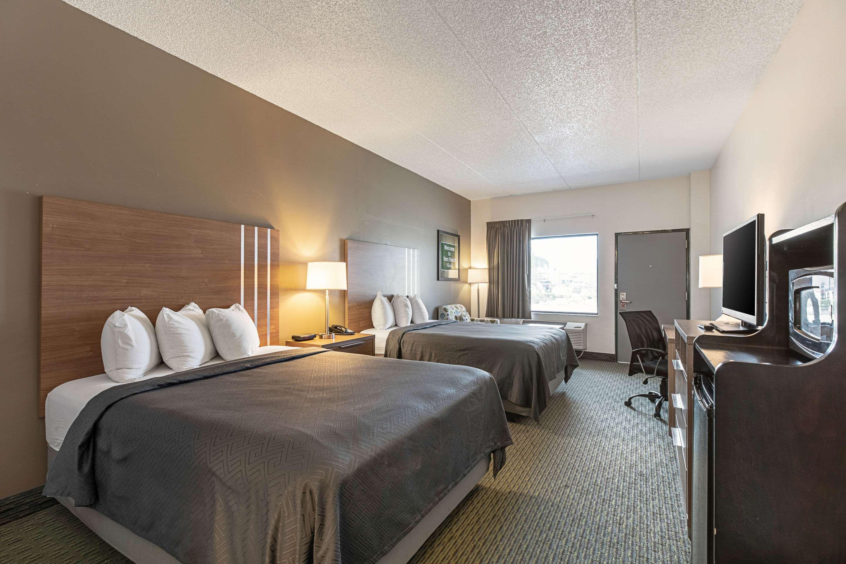 Hotel Econo Vero Downtown 2*
