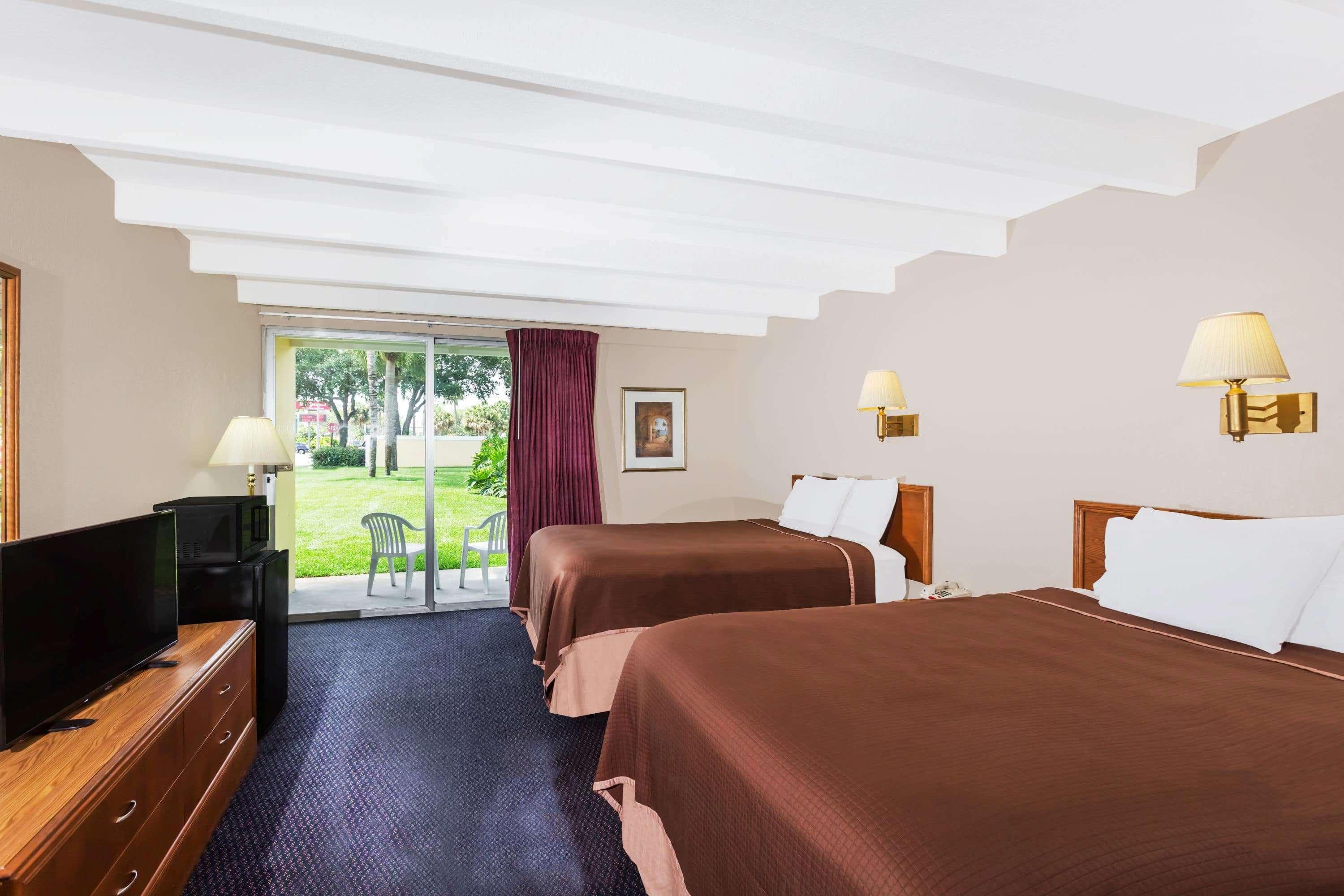 Howard Johnson By Wyndham Vero / Downtown Hotel Vero Beach