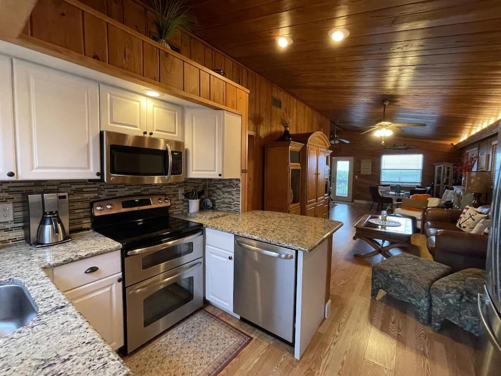 Comfy House On Vero Vero Beach