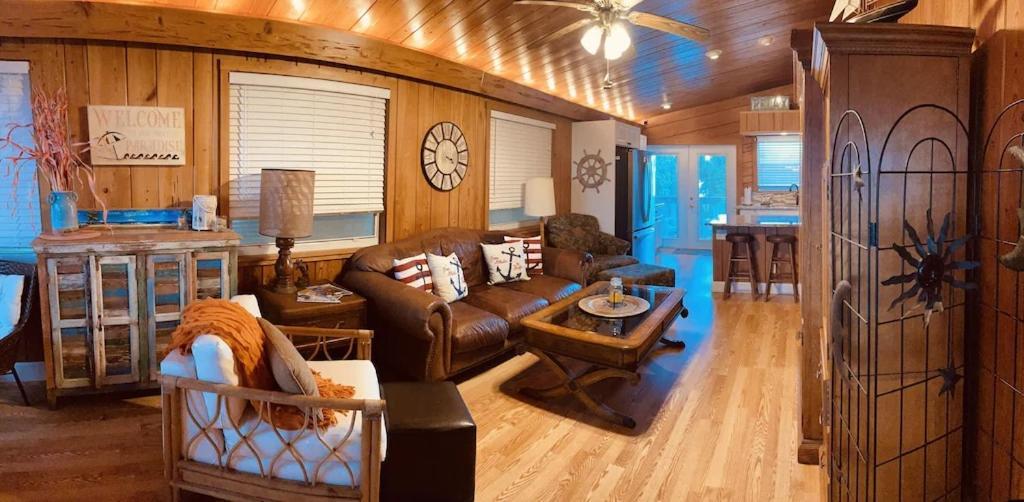 Comfy House On Vero Holiday home *