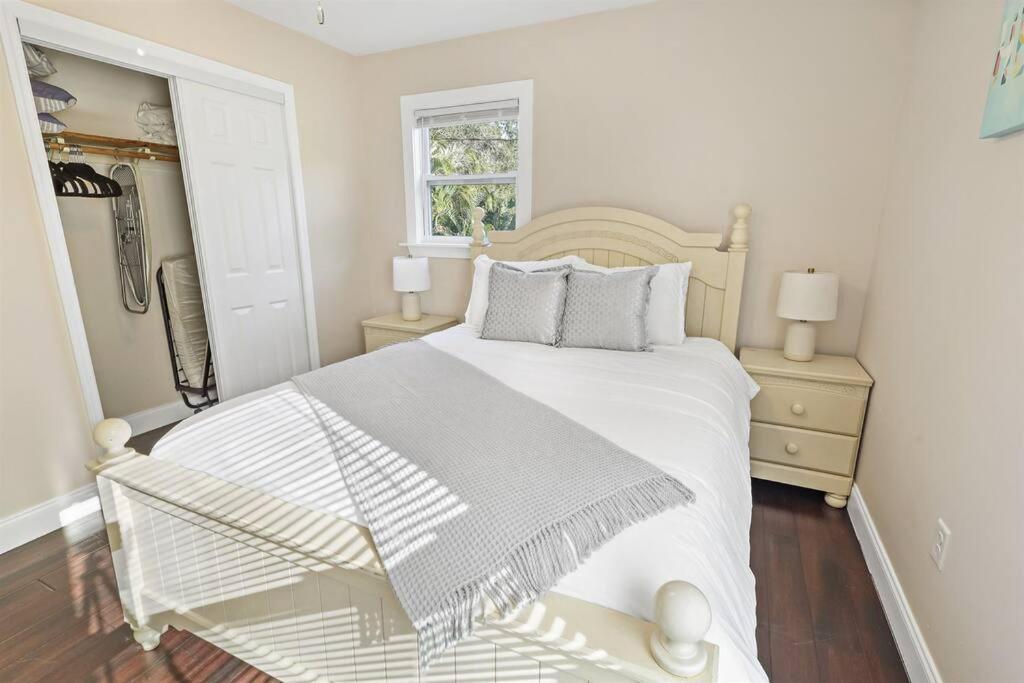 Casa Arena Relaxing House W/ Patio Holiday home Vero Beach