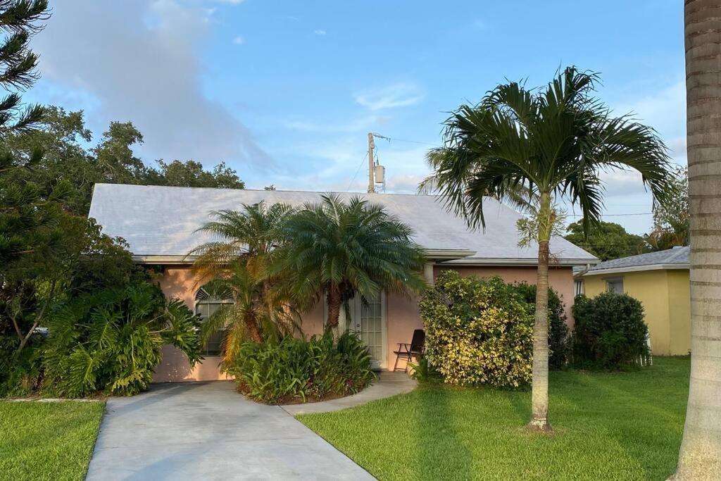 Vintage Vero Bungalow *