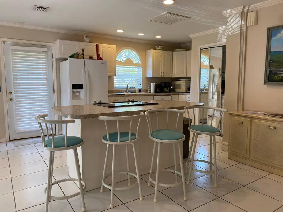 Vintage Vero Bungalow Holiday home
