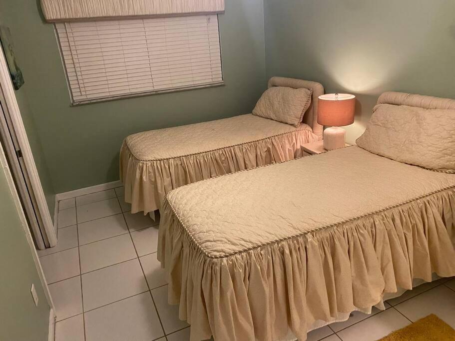 Vintage Vero Bungalow * Vero Beach