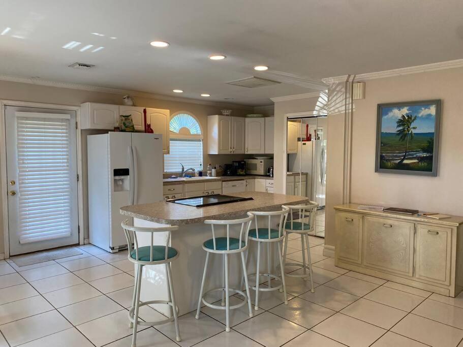Vintage Vero Bungalow