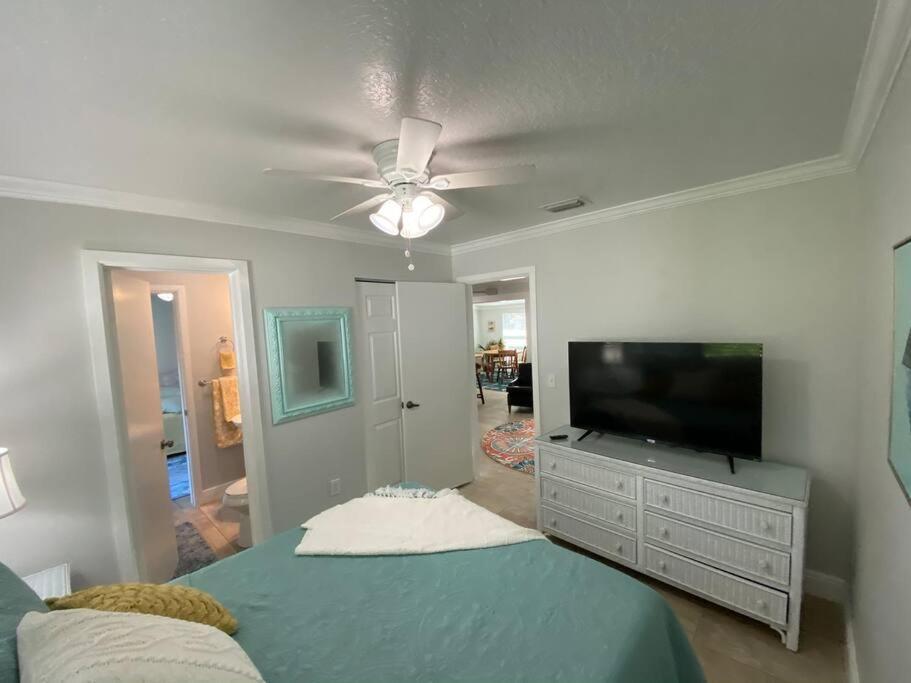 Rock Ridge I. Private And Close To Everything. Holiday home *