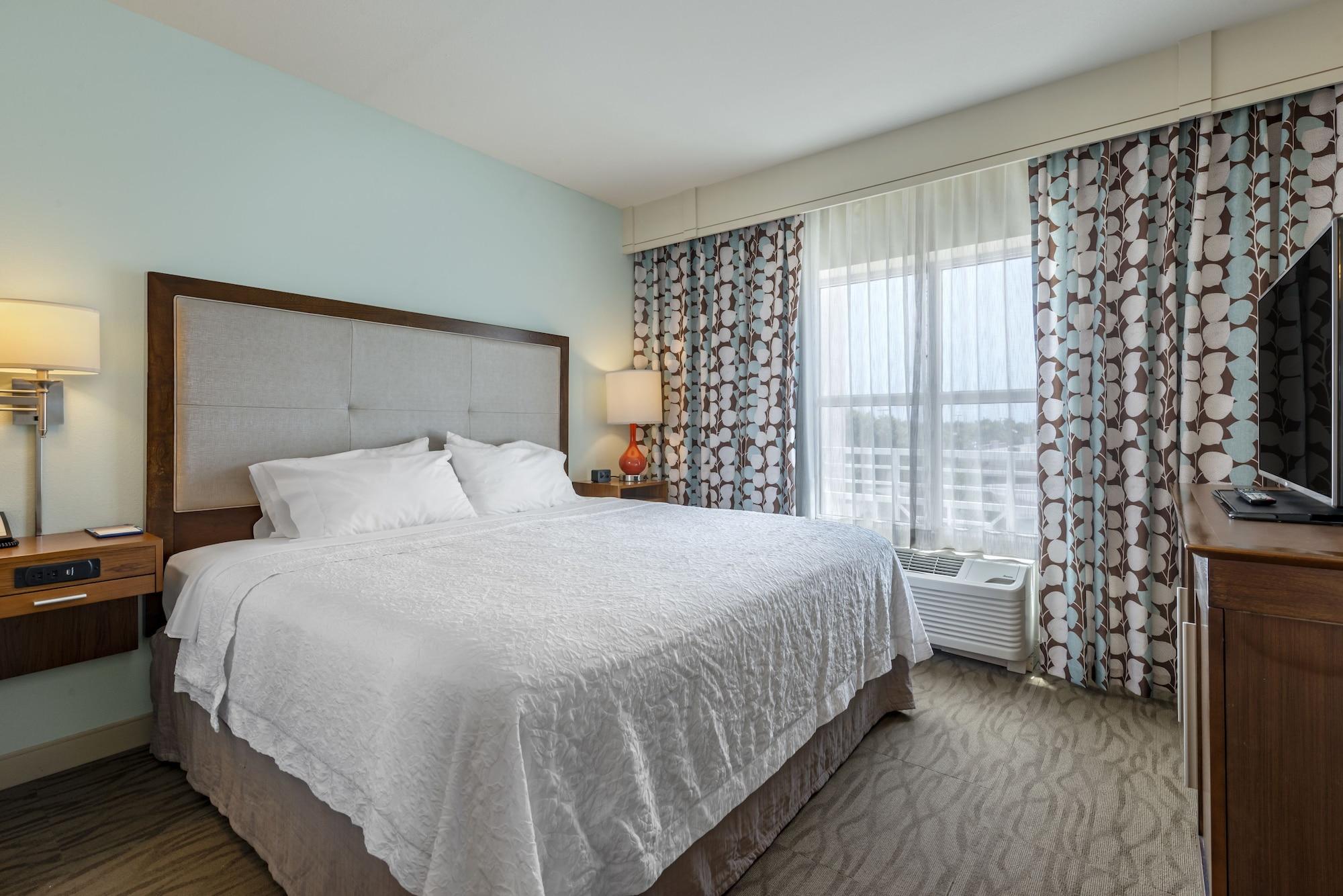 Hampton And By Hilton Vero Beach-downtown Hotel
