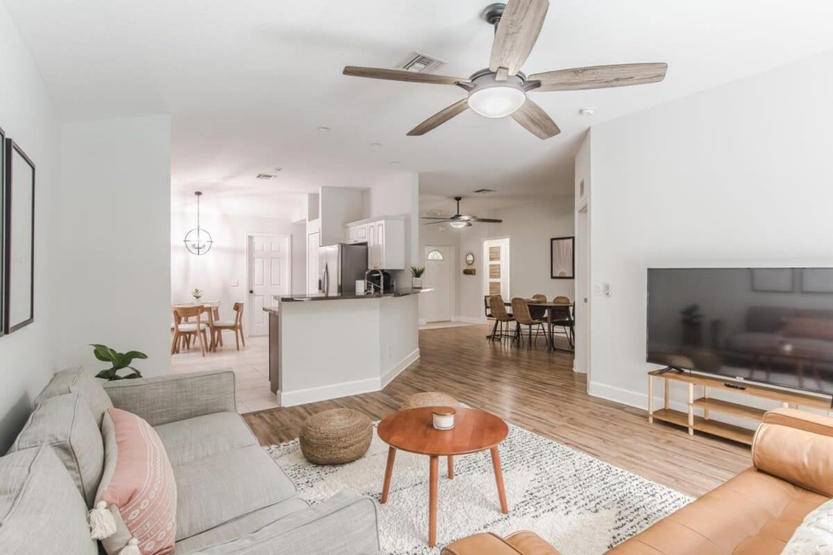 11 Mins To - 3br W Private Pool + Grill Holiday home Vero Beach