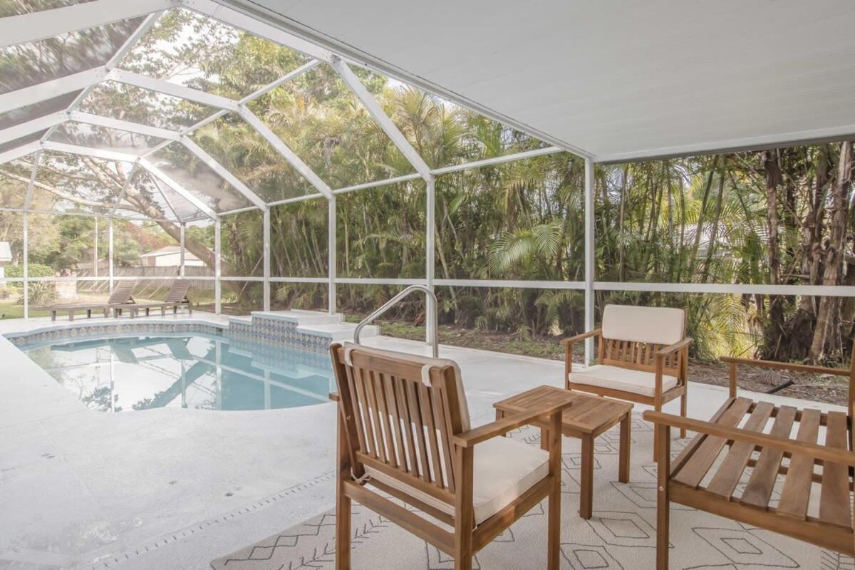 11 Mins To - 3br W Private Pool + Grill * Vero Beach