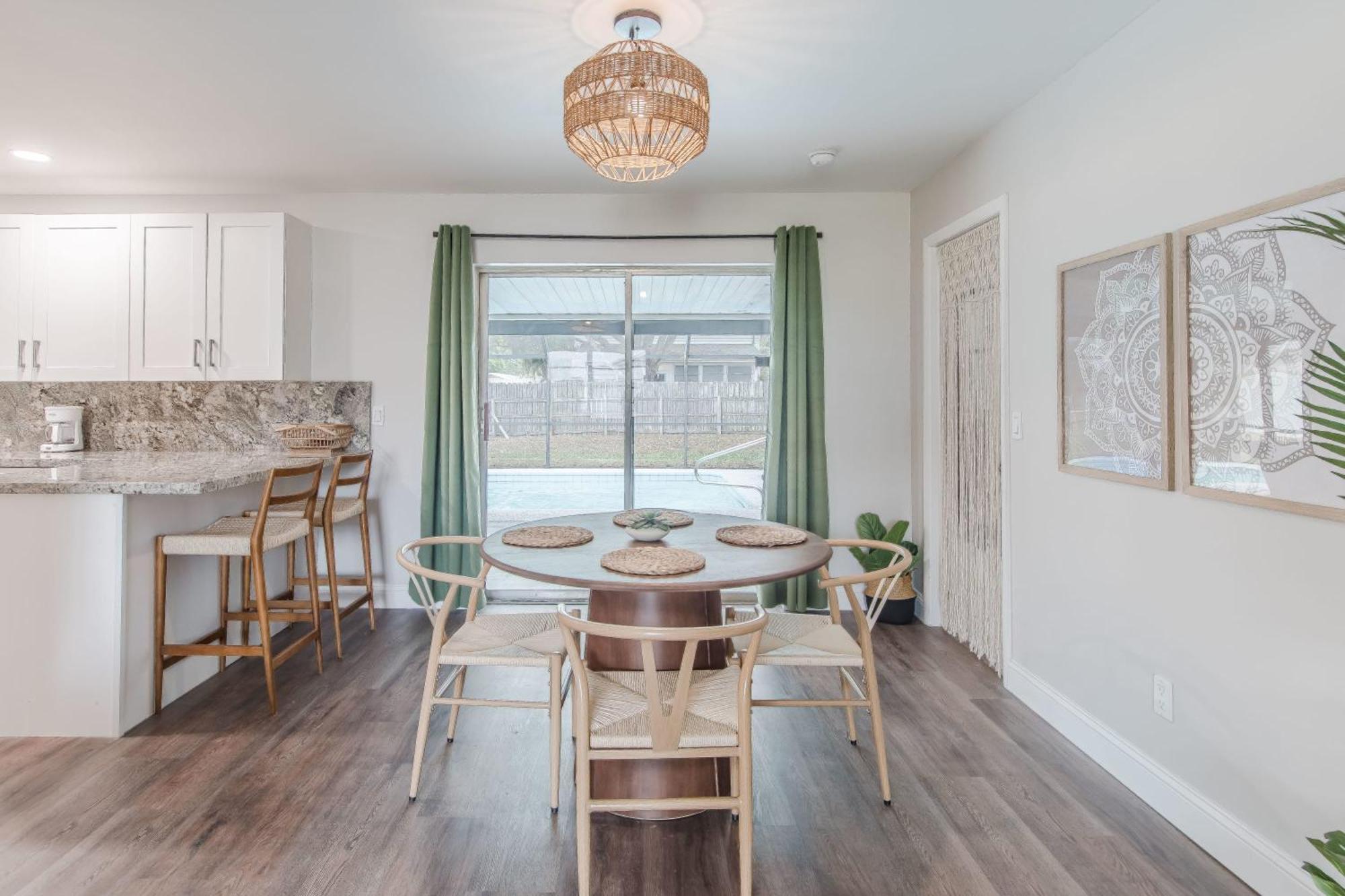 10 Mins To - 2br Private Pool + + Grill *