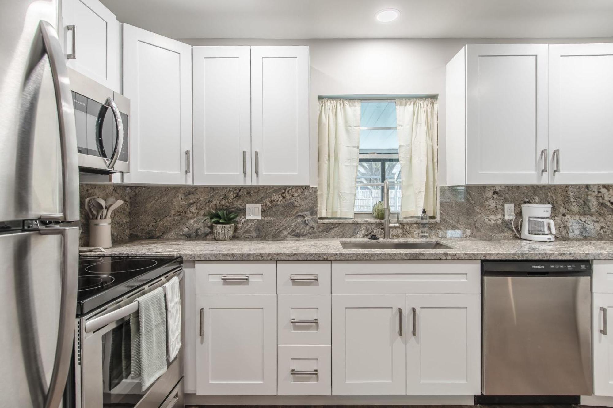 10 Mins To - 2br Private Pool + + Grill * Vero Beach