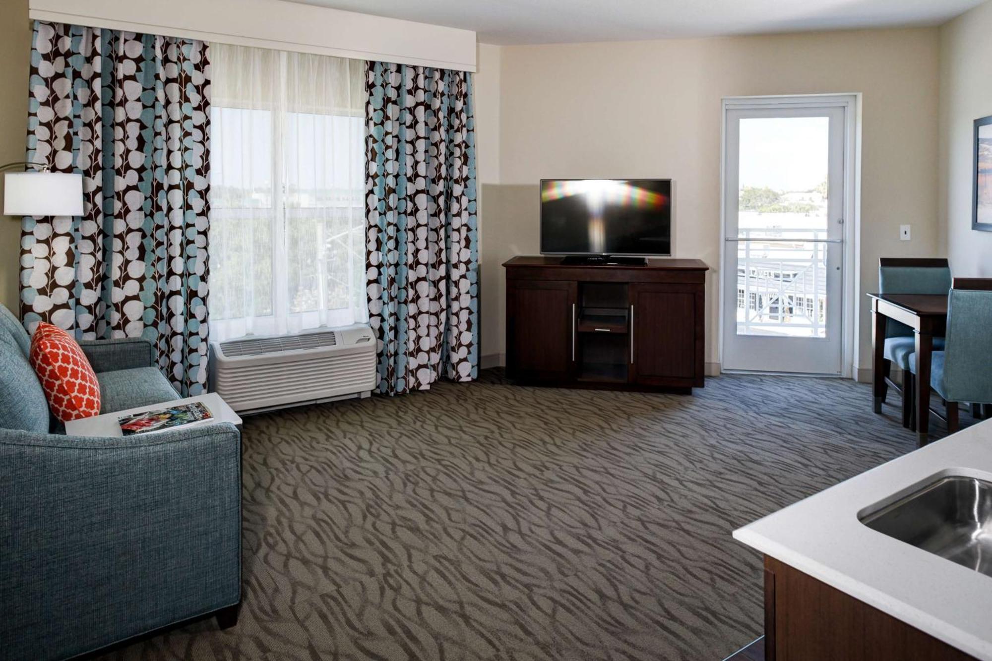 Hotel Hampton And By Hilton Vero Beach-downtown Vero Beach