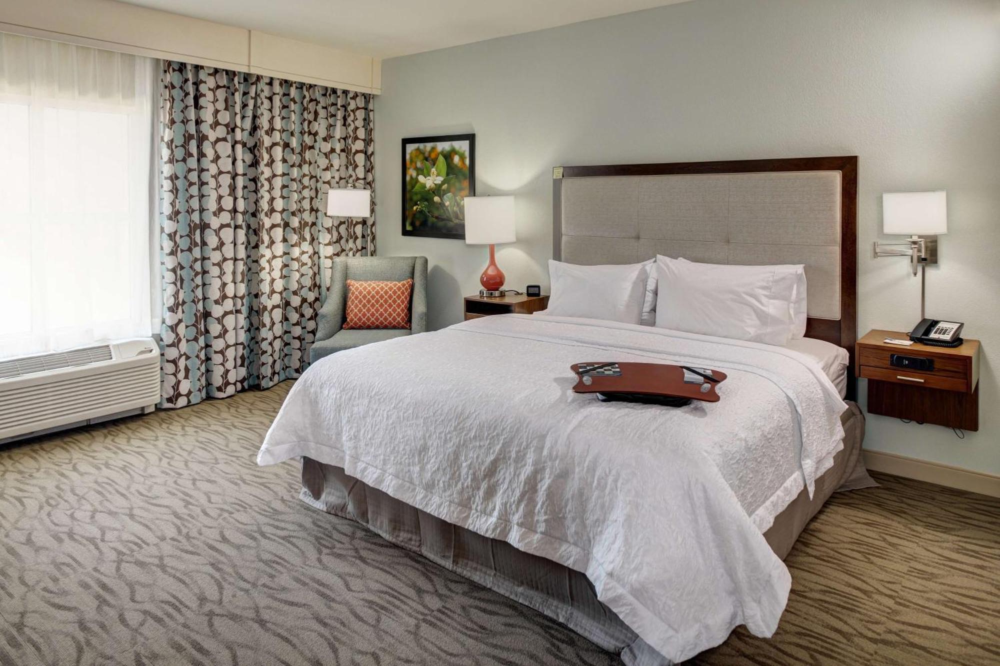 Hampton And By Hilton Vero Beach-downtown 3*