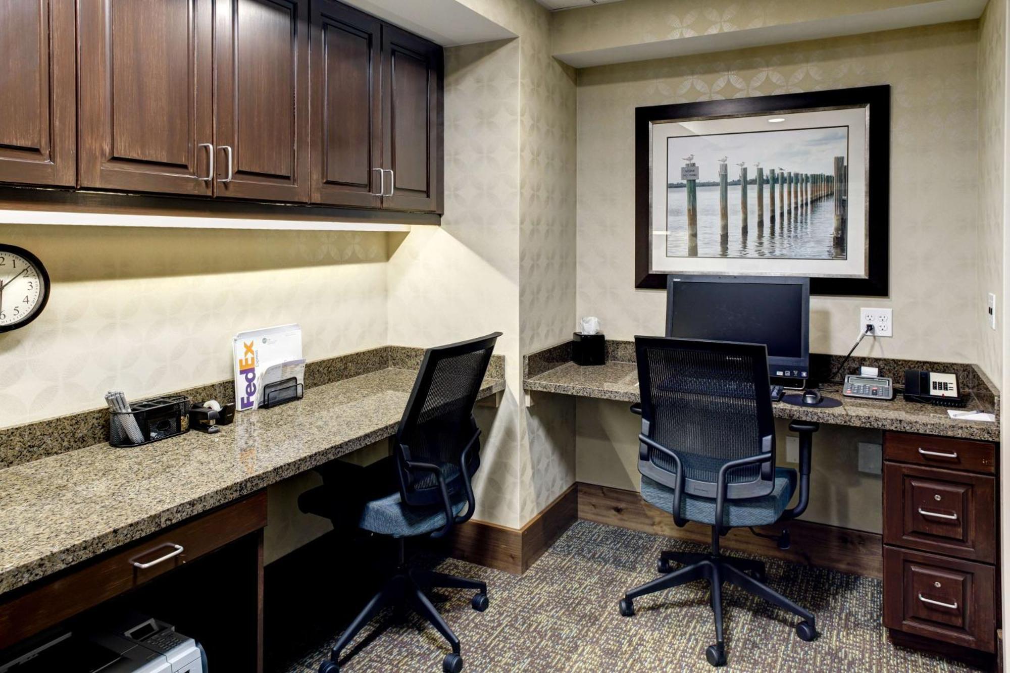 Hampton And By Hilton Vero Beach-downtown