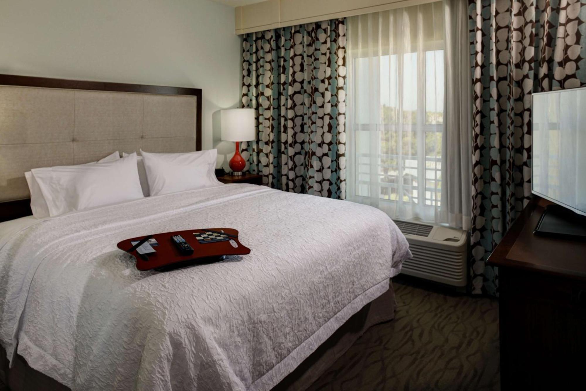 Hampton And By Hilton Vero Beach-downtown Hotel