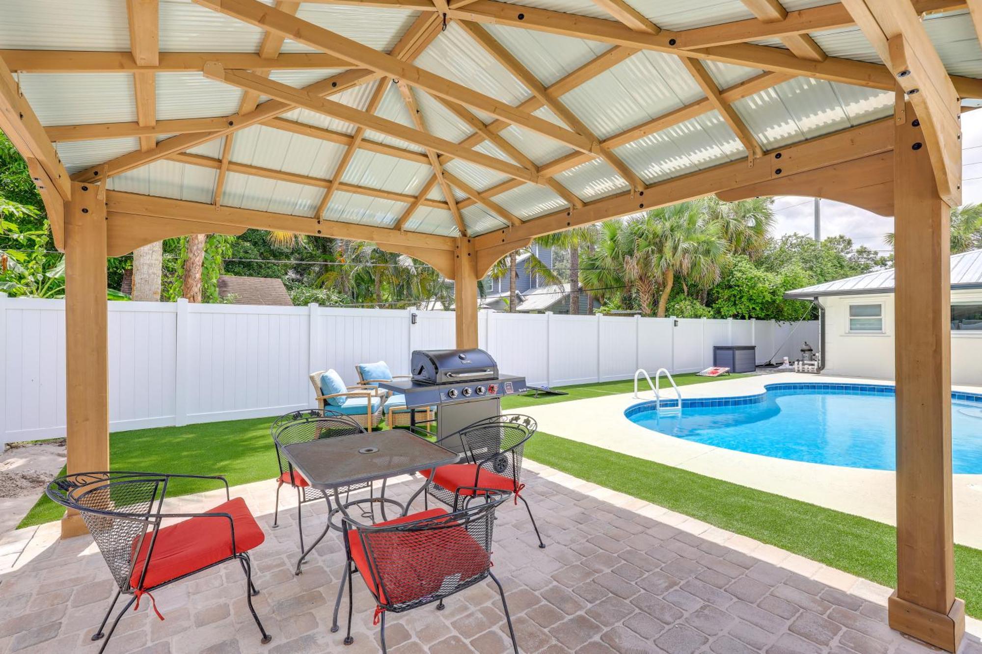 Vero Vacation Pool And Putting Green! *