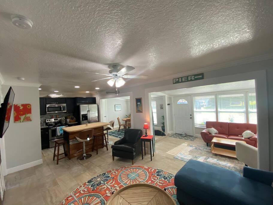 Rock Ridge I. Private And Close To Everything. Holiday home *