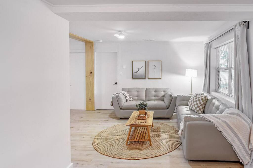 Central, Cozy Retreat Holiday home