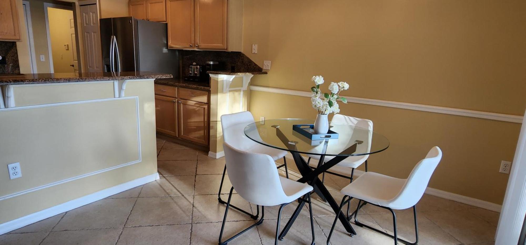 Holiday home Luxury 3-bedroom Near Beaches With Pool