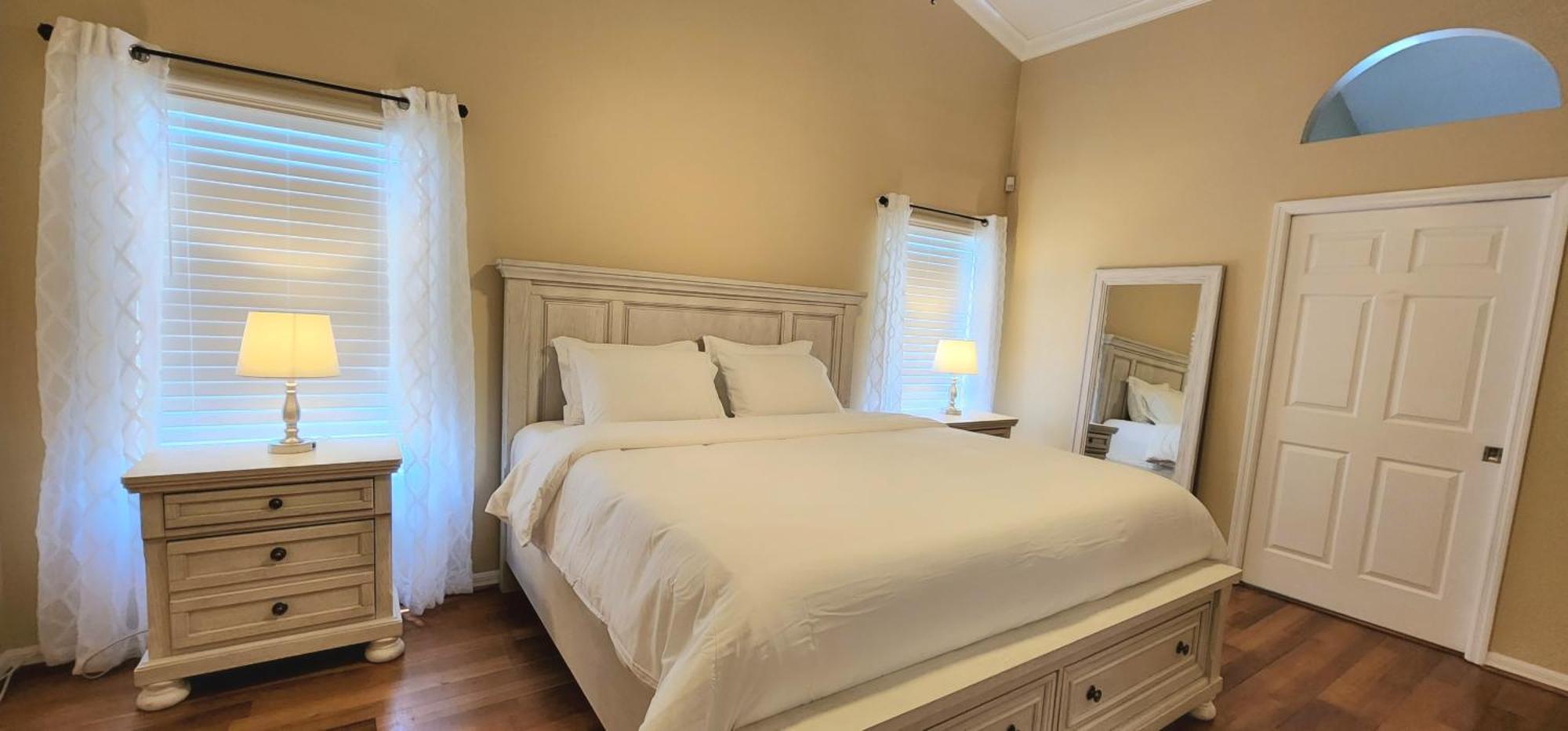 Luxury 3-bedroom Near Beaches With Pool Holiday home