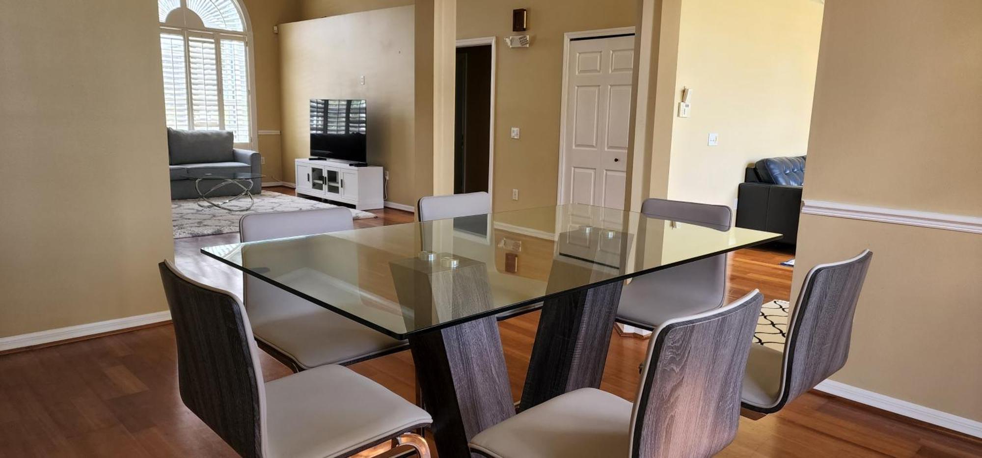 Holiday home Luxury 3-bedroom Near Beaches With Pool