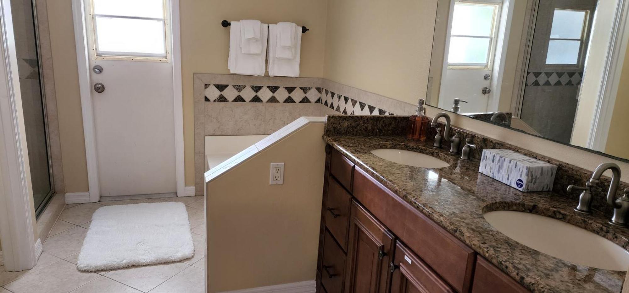 Luxury 3-bedroom Near Beaches With Pool Vero Beach