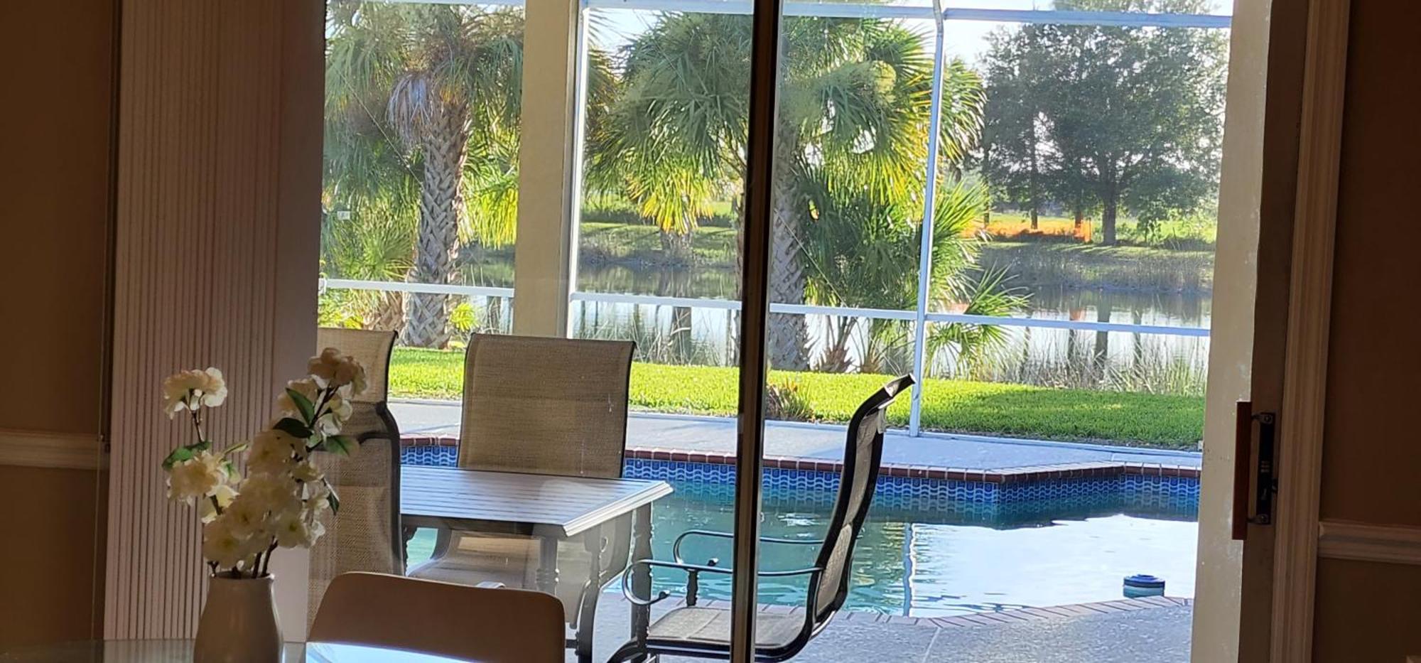 Luxury 3-bedroom Near Beaches With Pool Holiday home Vero Beach