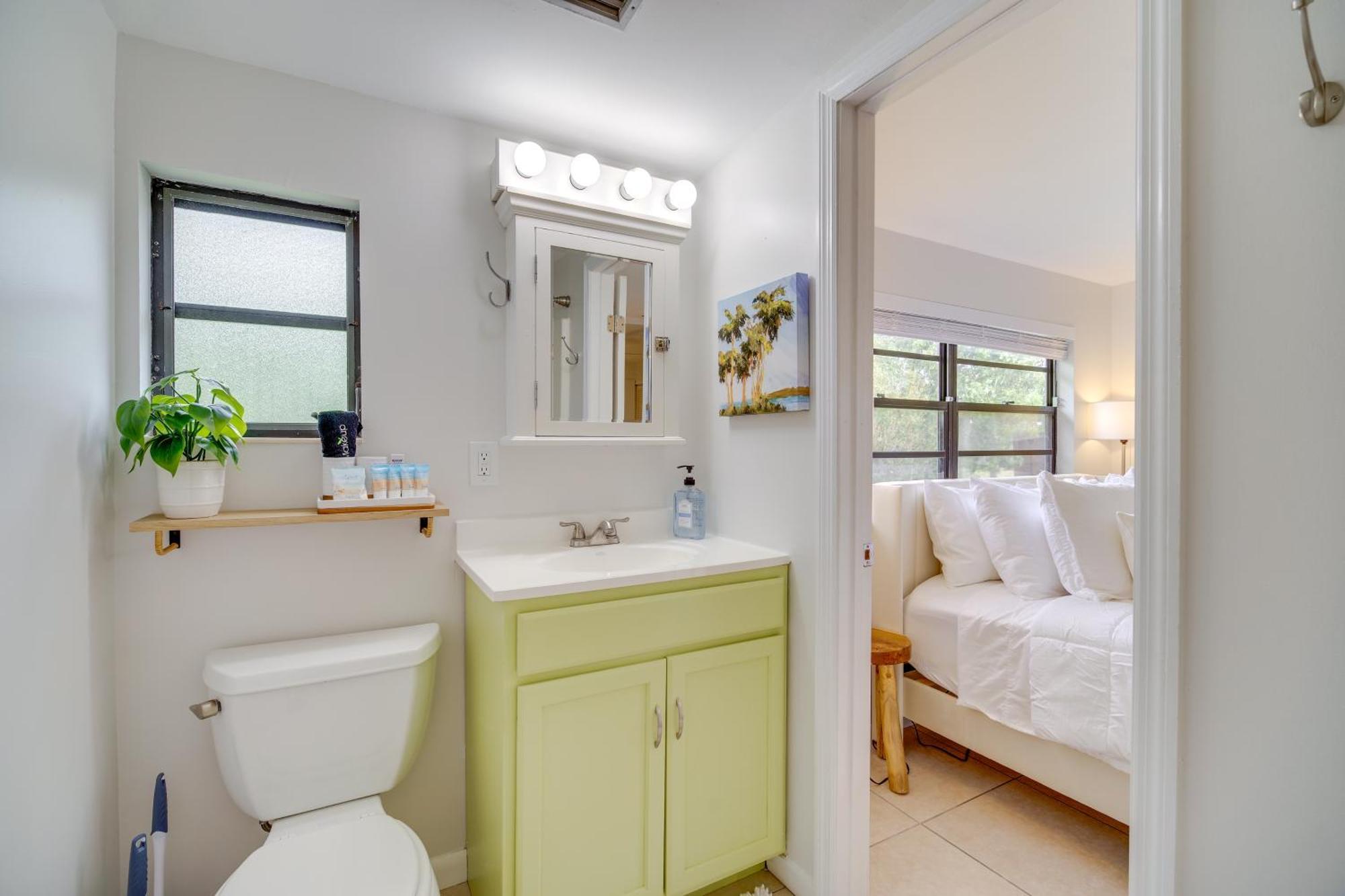 Vero With Shared Patio About 3 Mi To Beach! Vero Beach