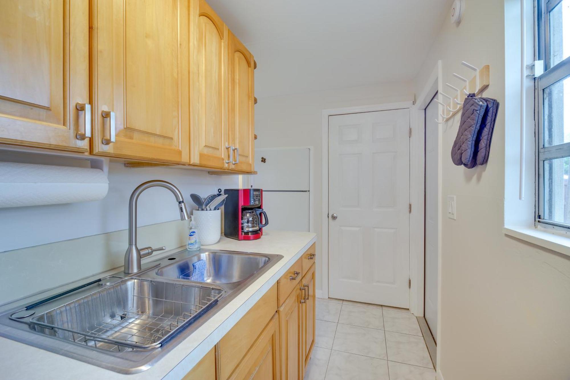 Vero With Shared Patio About 3 Mi To Beach! * Vero Beach